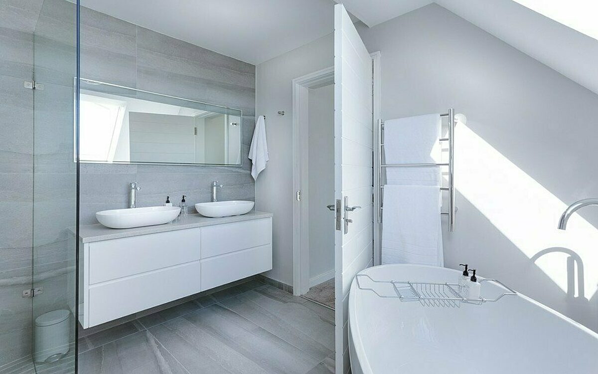 Modern minimalist bathroom 3115450 960 720 Modern minimalist bathroom 3115450 960 720